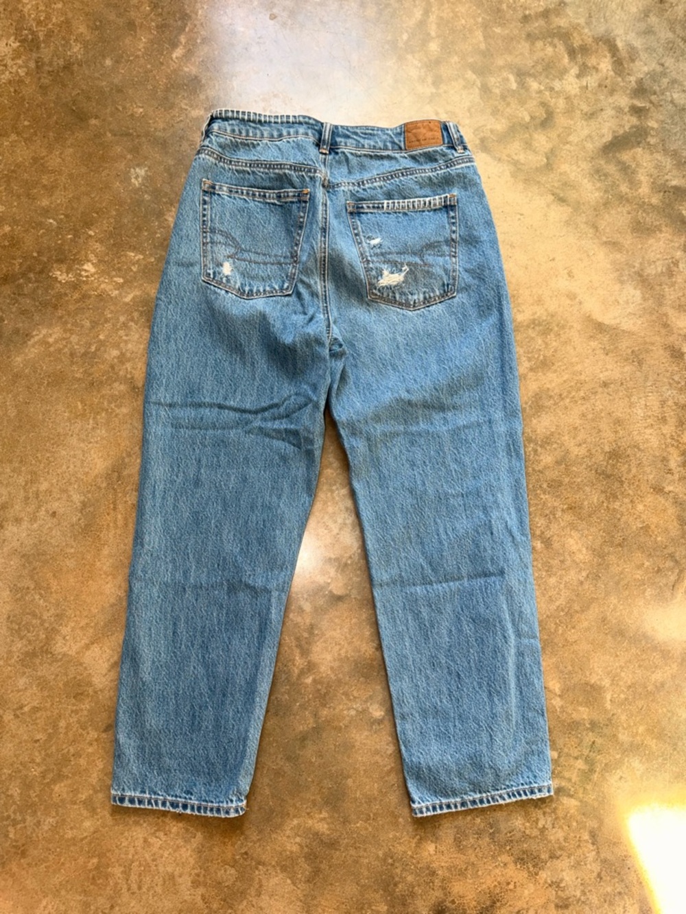 American Eagle Mom Straight Jean - Size 6 Short - Picture 2 of 9